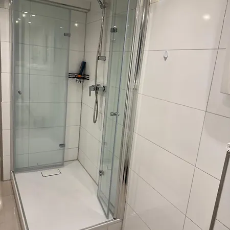 Stadtwohnung Mit Kueche Und Netflix Nahe Bahnhof זינסהיים